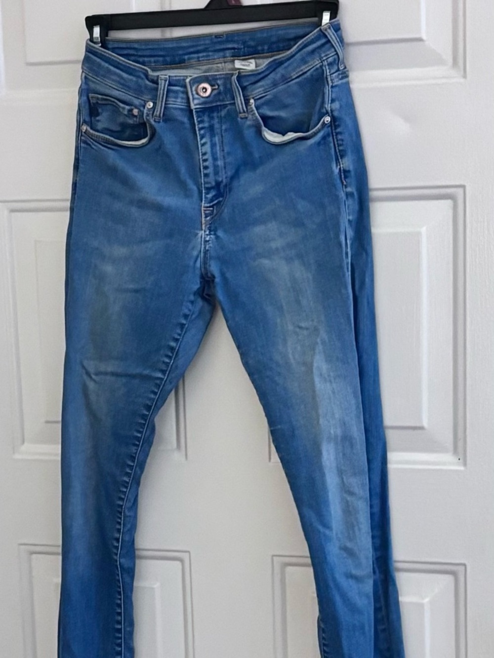 H&M Women’s Skinny Jeans in Medium Blue Wash